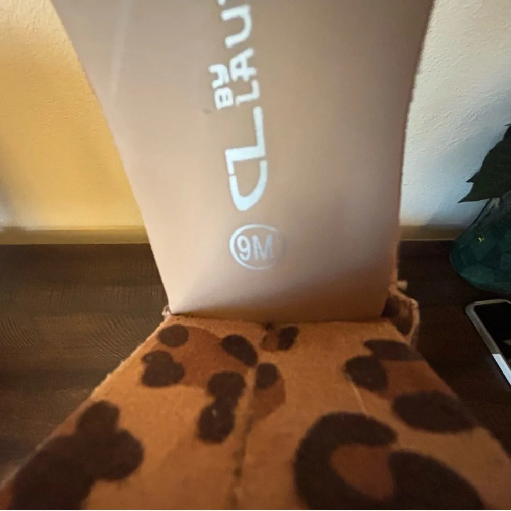 CL by Laundry‎ Leopard Print Block Heel Sandals Size 9 Ankle Strap
